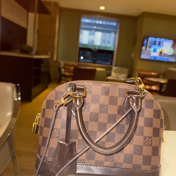 Authentic Louis Vuitton Alma BB - Picture 16 of 16